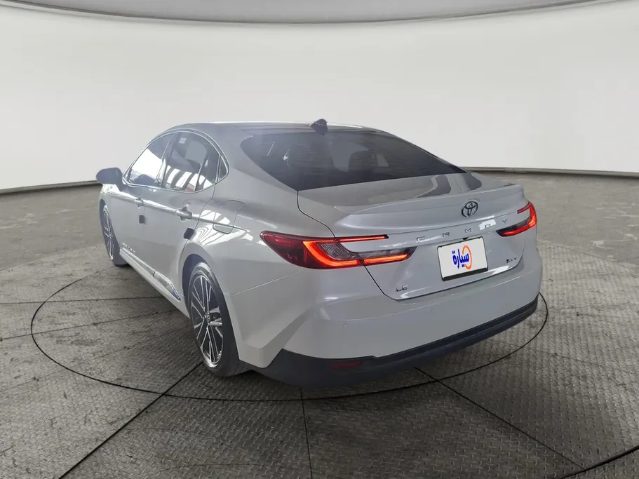 2025 Toyota Camry  LE HEV 
