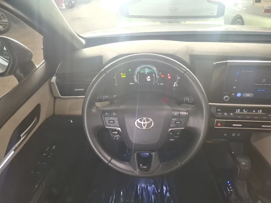 2025 Toyota Camry  LE HEV 