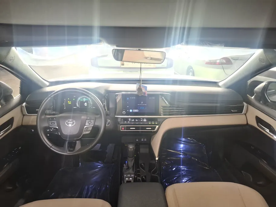 2025 Toyota Camry  LE HEV 