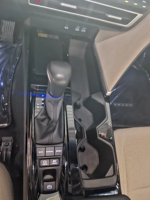 2025 Toyota Camry  LE HEV 