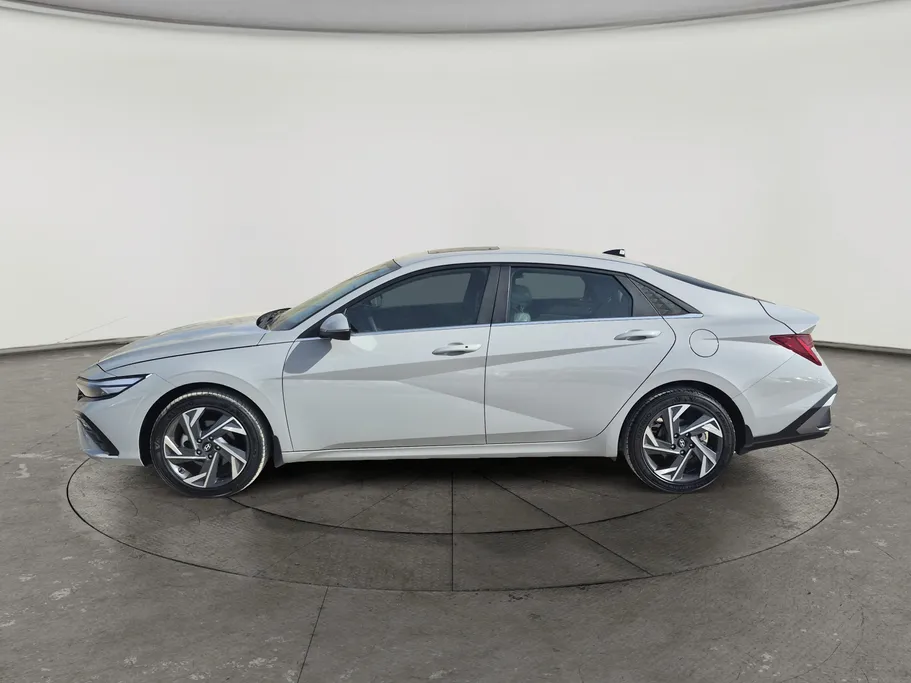 2025 Hyundai Elantra Comfort 