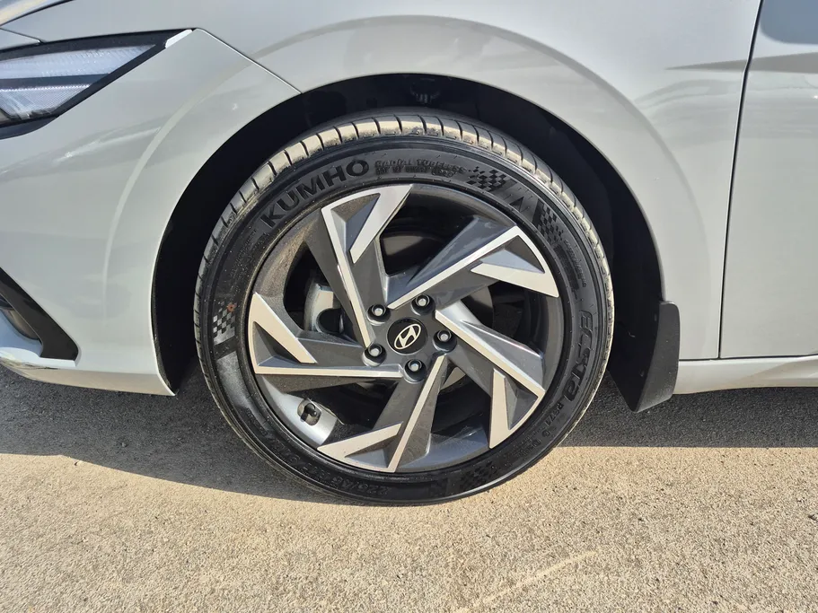 2025 Hyundai Elantra Comfort 