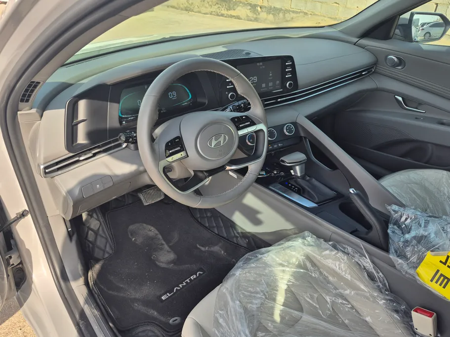 2025 Hyundai Elantra Comfort 