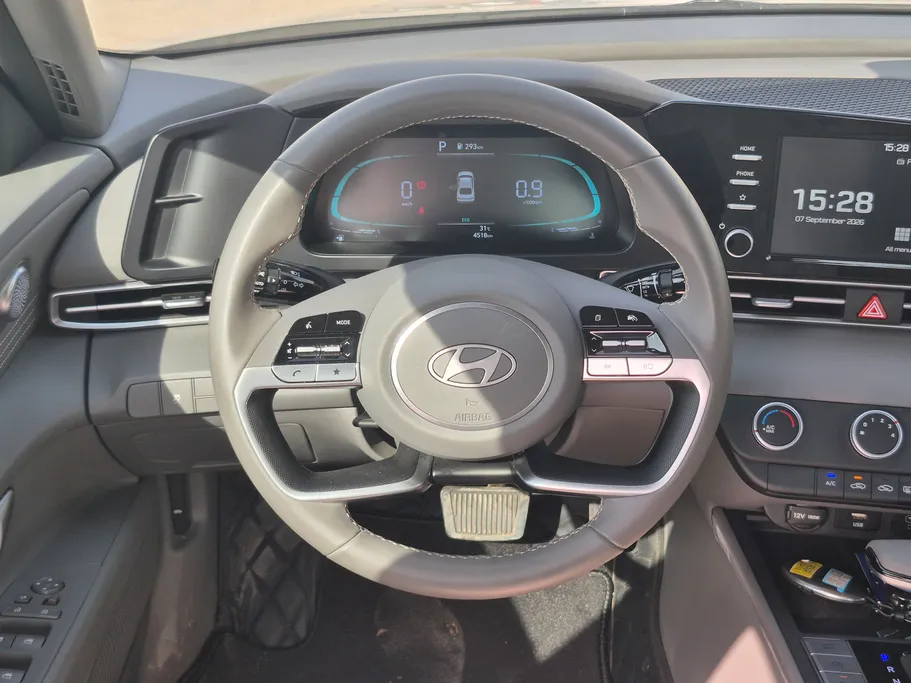 2025 Hyundai Elantra Comfort 
