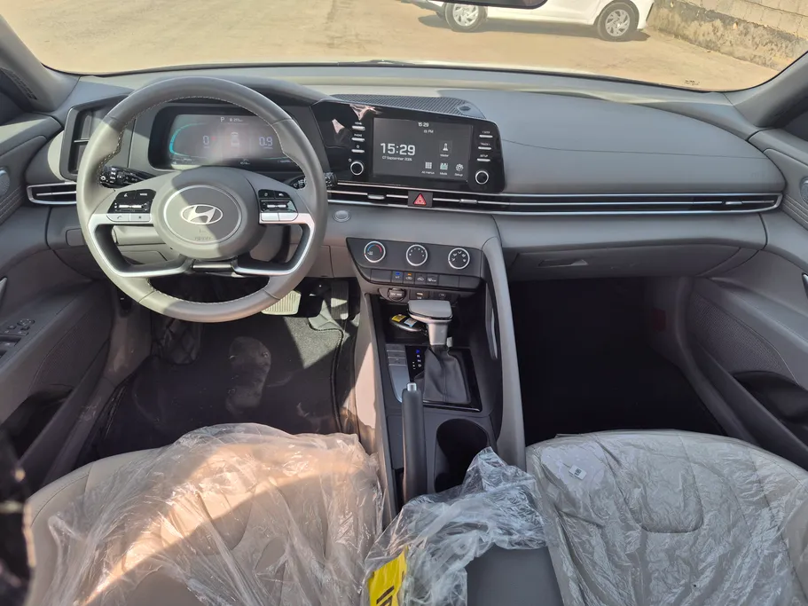 2025 Hyundai Elantra Comfort 