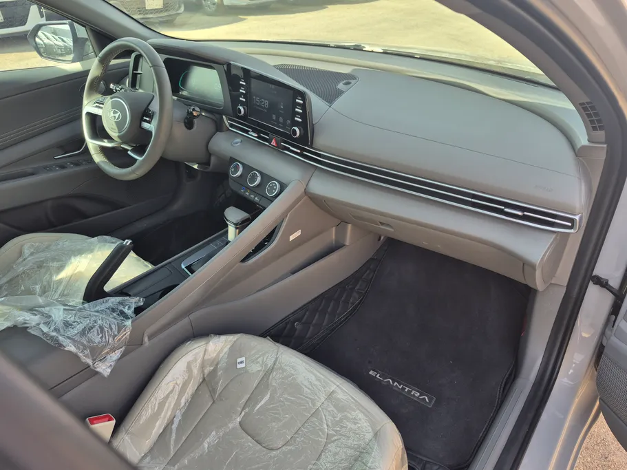 2025 Hyundai Elantra Comfort 