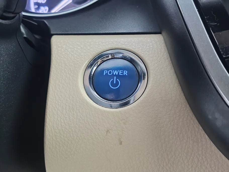 2021 Toyota Camry  LE HEV 