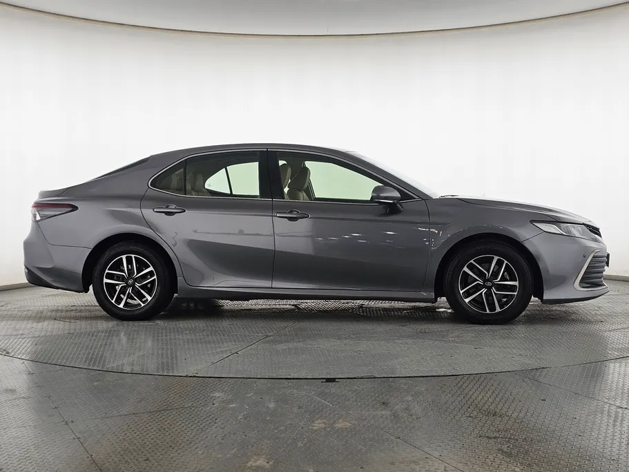 2021 Toyota Camry  LE HEV 