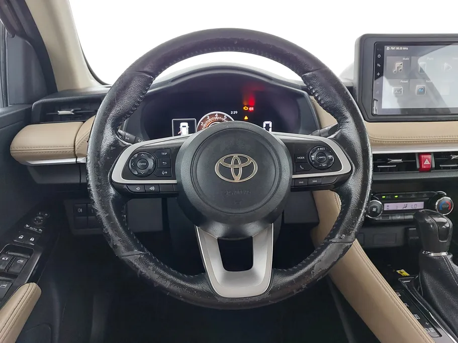 2023 Toyota Yaris  YX 