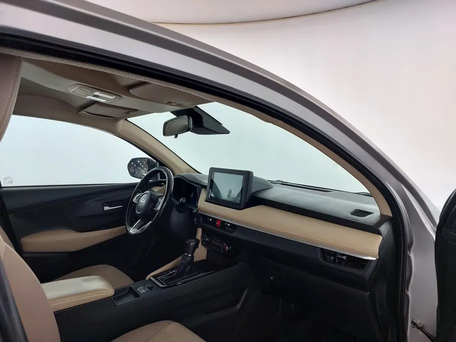 2023 Toyota Yaris  YX 