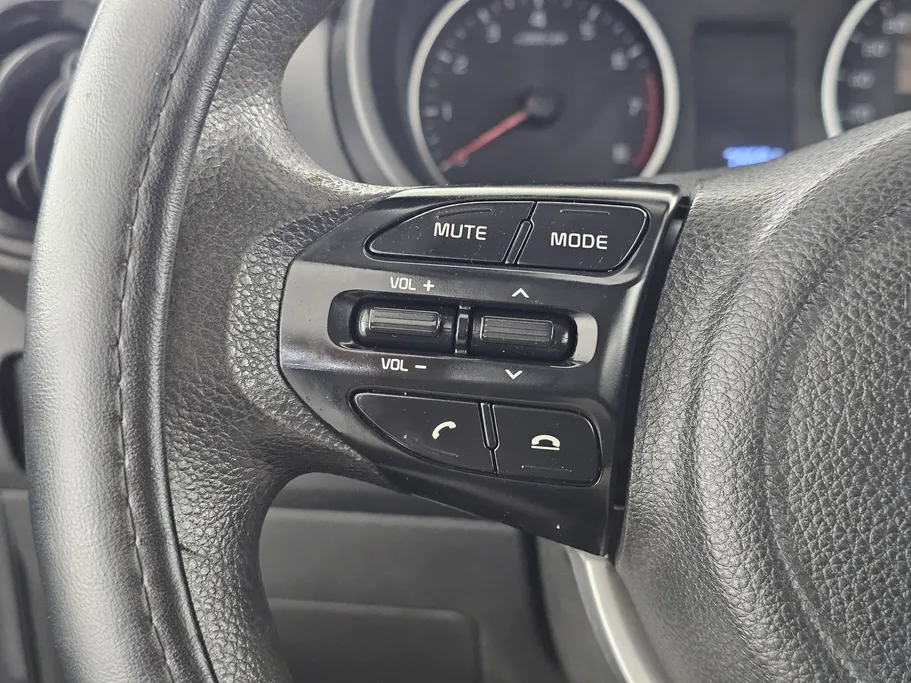 2023 Kia Pegas LX 