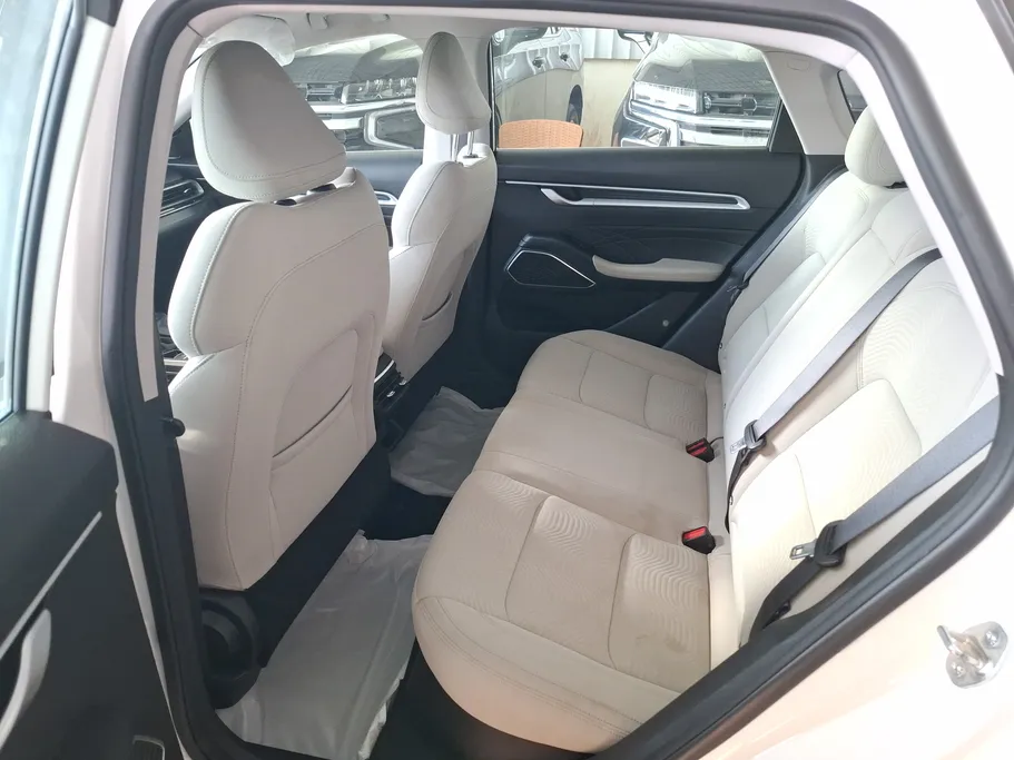 جيلي امجراند GS 2025 