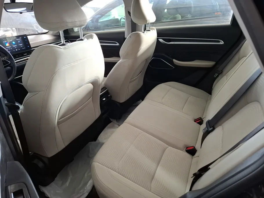 جيلي امجراند GS 2025 