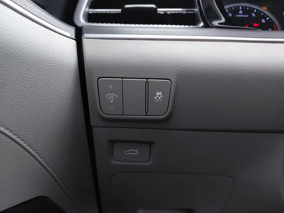 2023 Kia K5 LX 