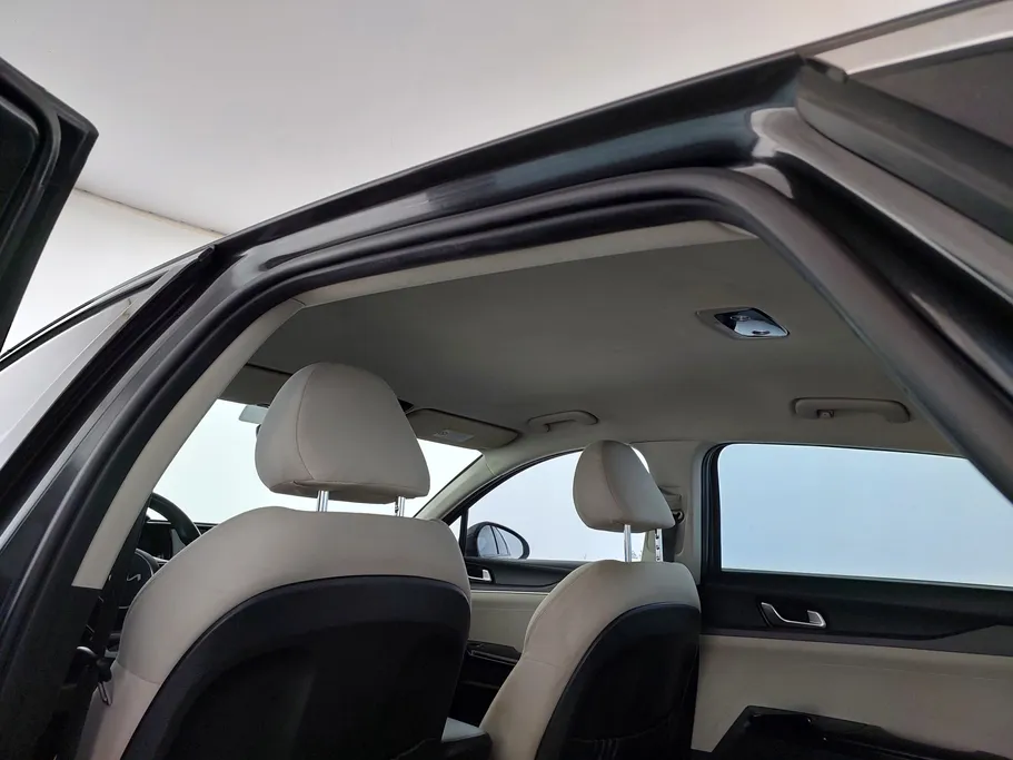 2023 Kia K5 LX 