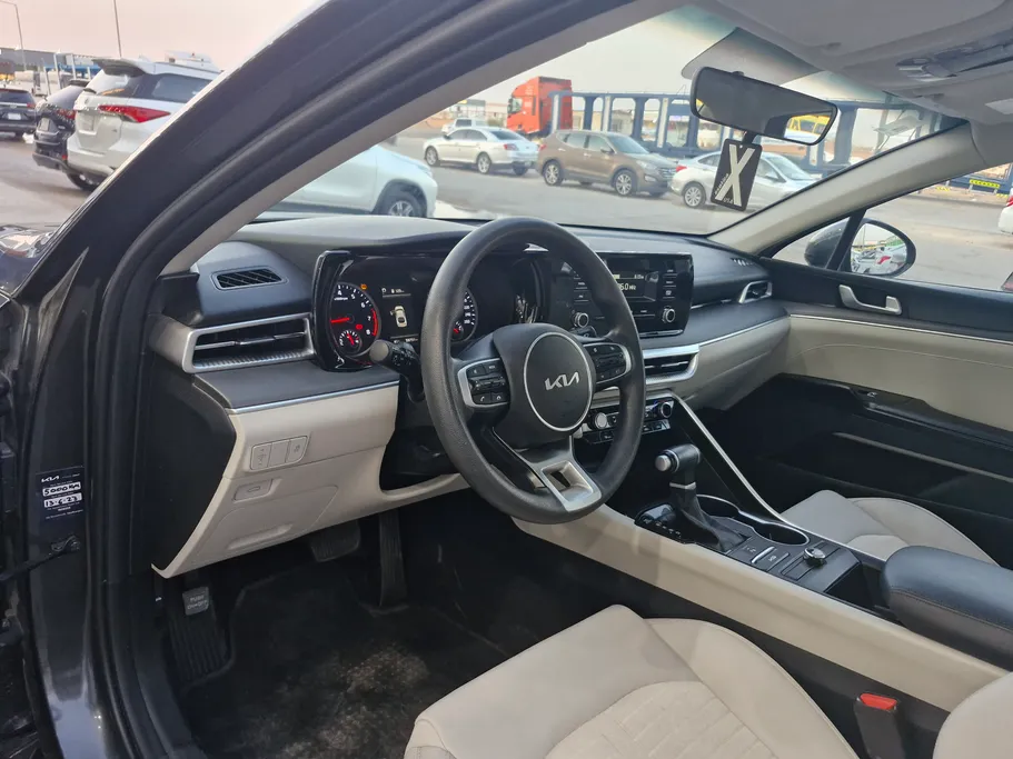 2023 Kia K5 LX 