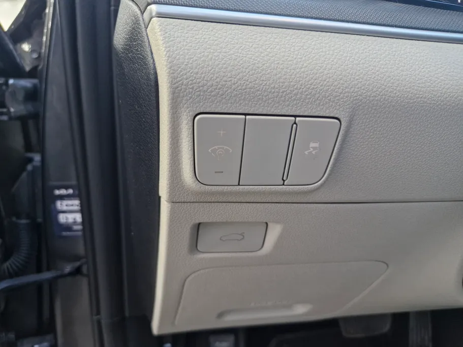 2023 Kia K5 LX 