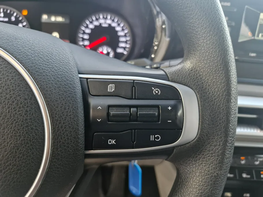 2023 Kia K5 LX 