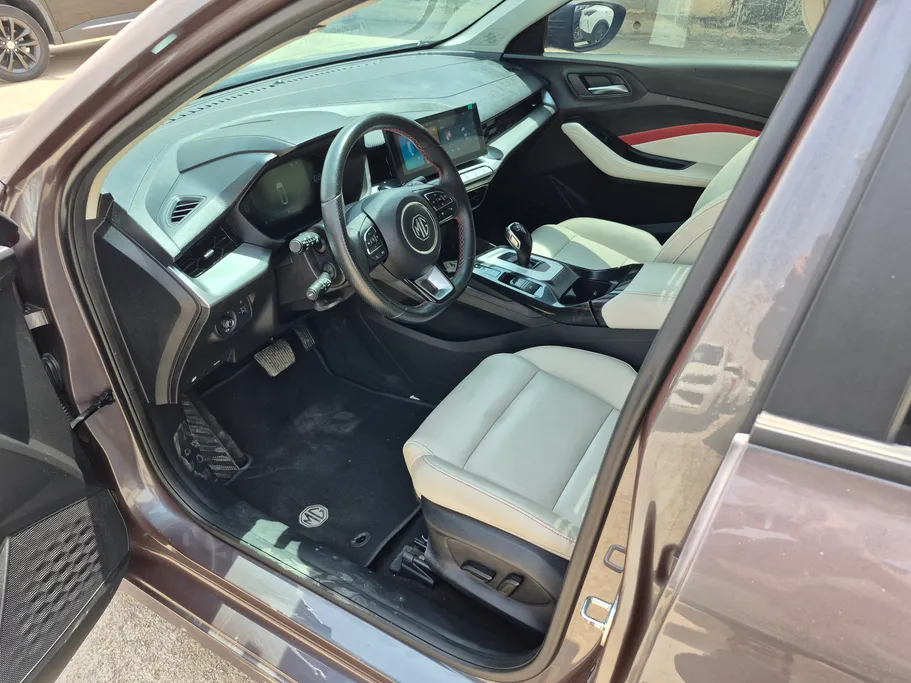 2023 ام جي GT LUX 
