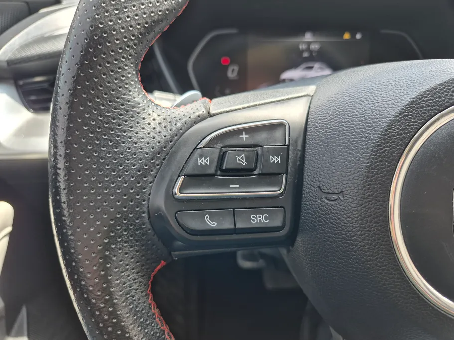 2023 ام جي GT LUX 