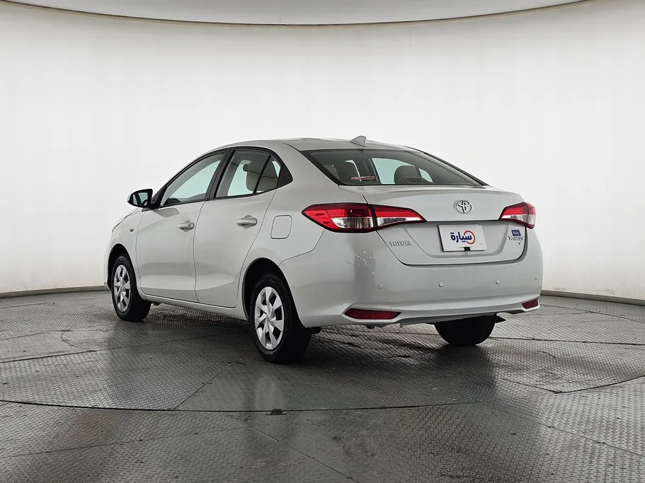 2022 Toyota Yaris  Y 