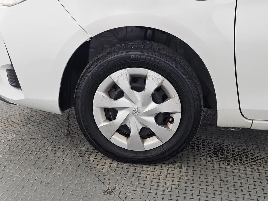 2022 Toyota Yaris  Y 