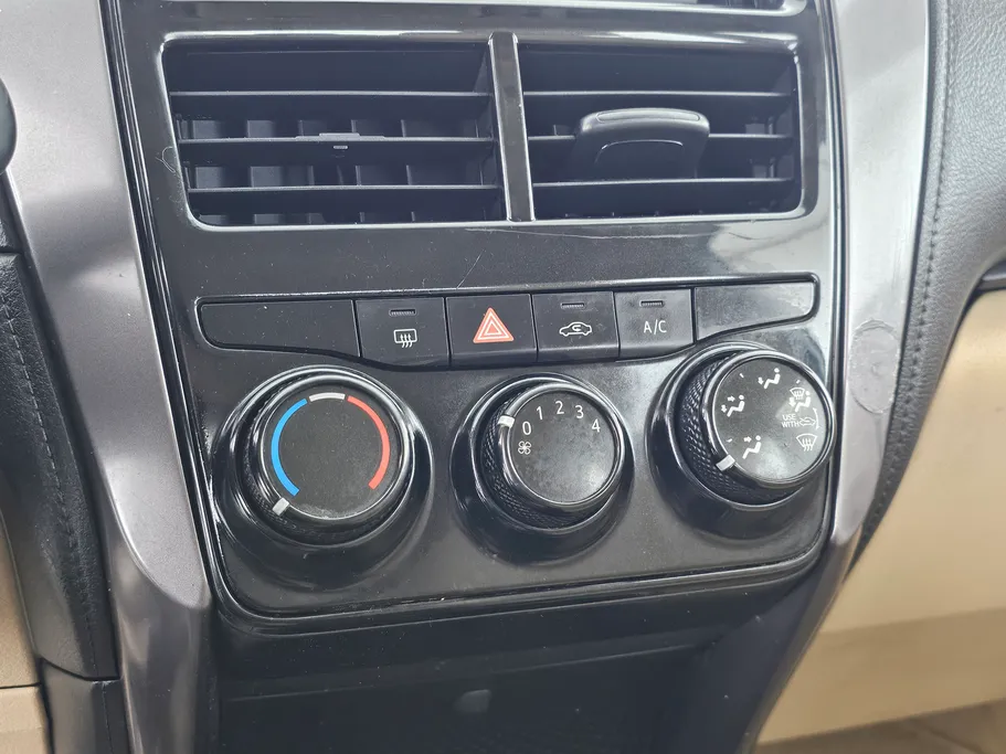 2022 Toyota Yaris  Y 