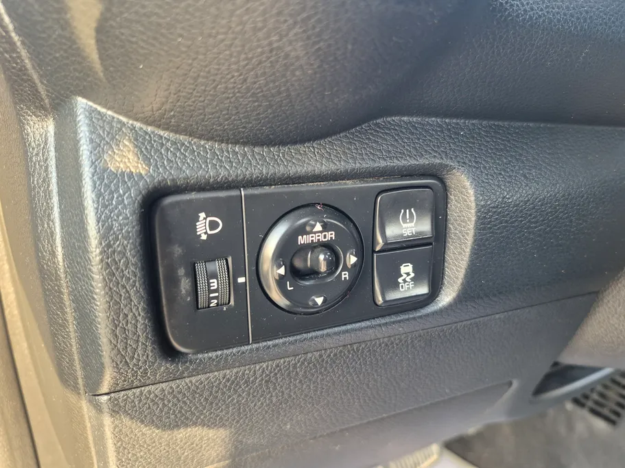 2023 Kia Pegas LX 