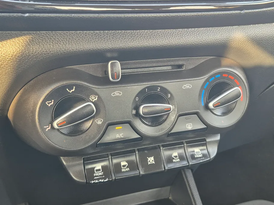 2023 Kia Pegas LX 