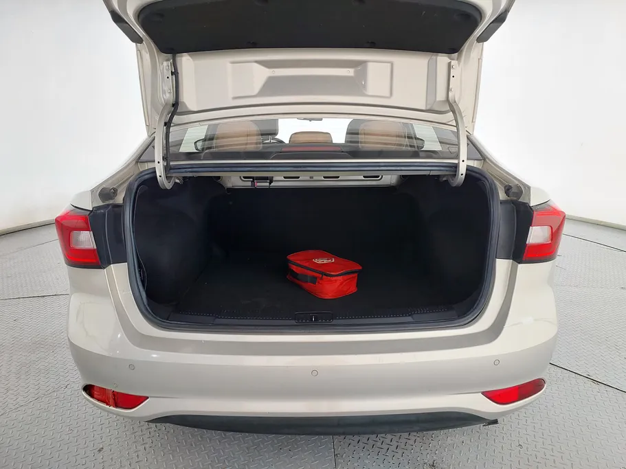 2022 MG 5 COM 