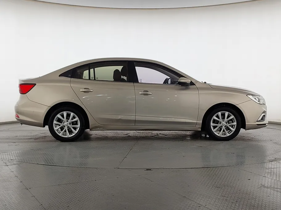 2022 MG 5 COM 