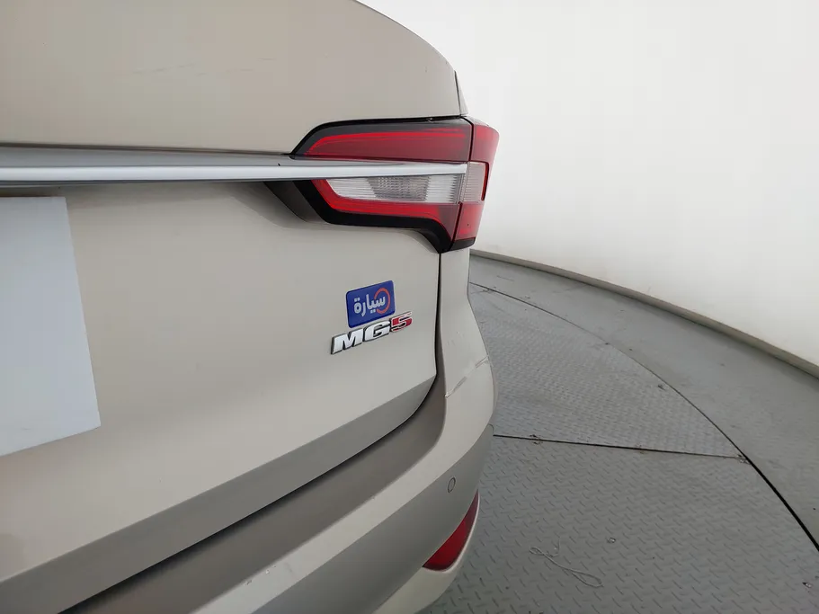 2022 MG 5 COM 