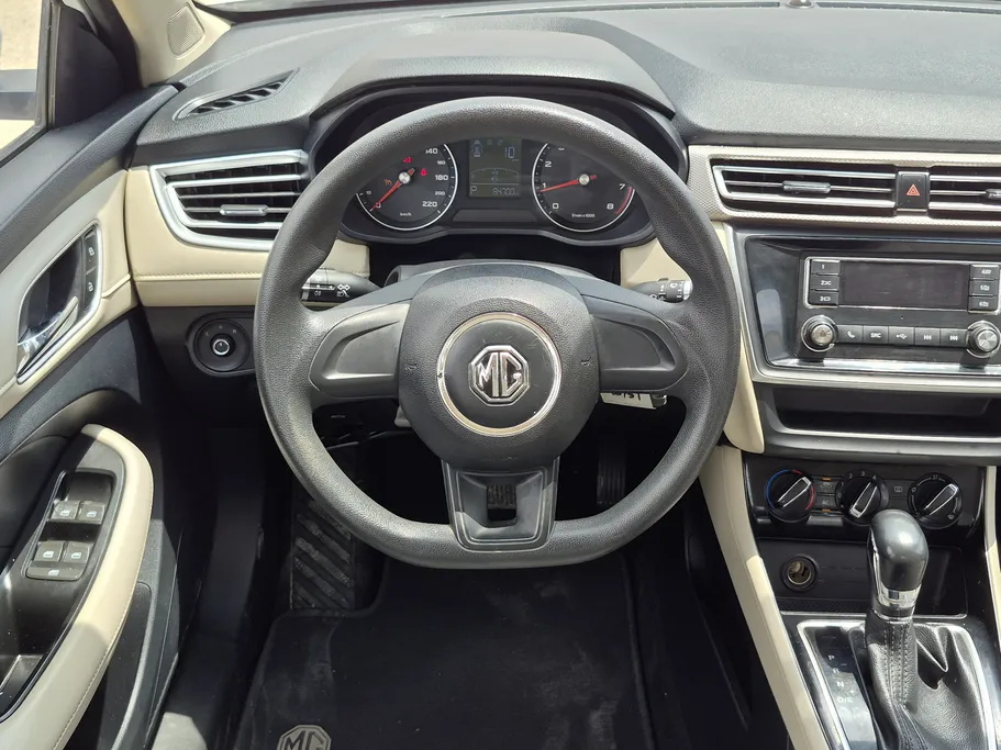 2022 MG 5 STD 