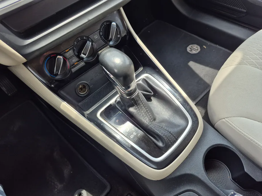 2022 MG 5 STD 