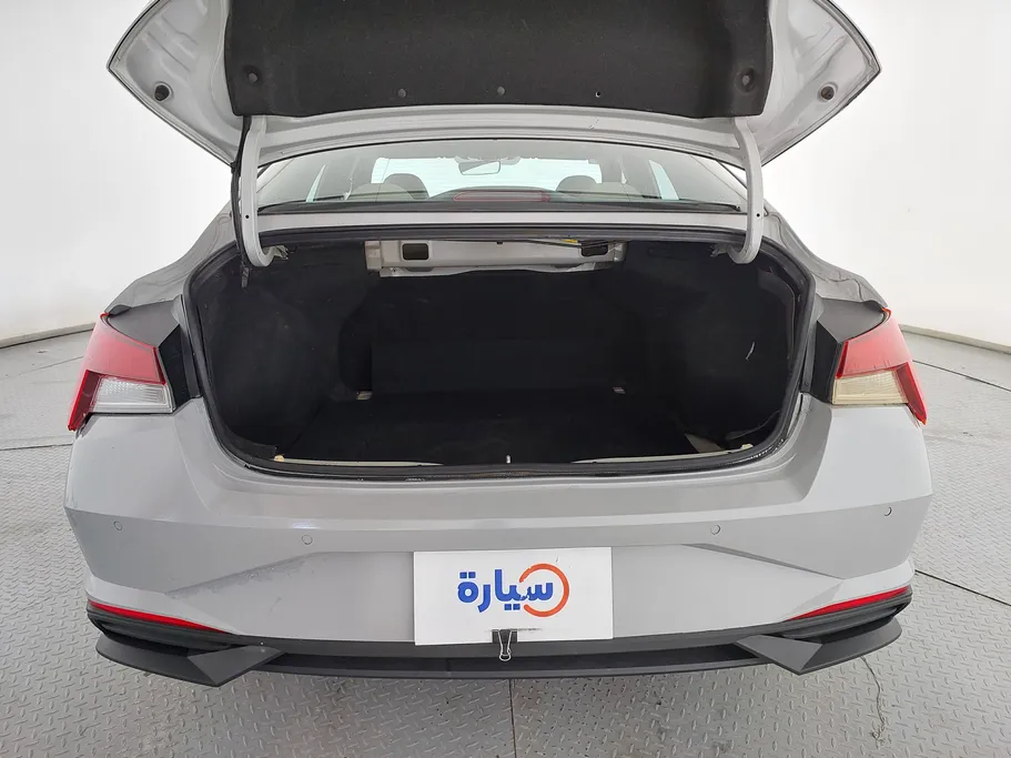2023 Hyundai Elantra Smart 