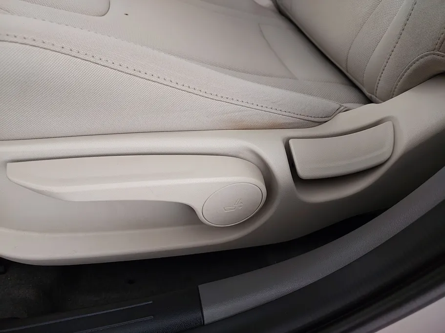 2023 Hyundai Elantra Smart 