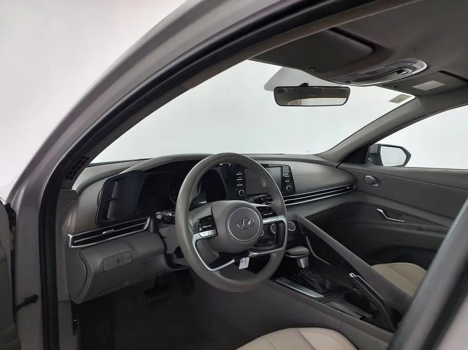 2023 Hyundai Elantra Smart 