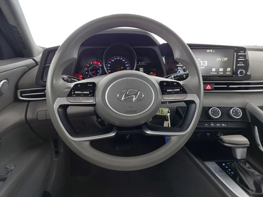 2023 Hyundai Elantra Smart 