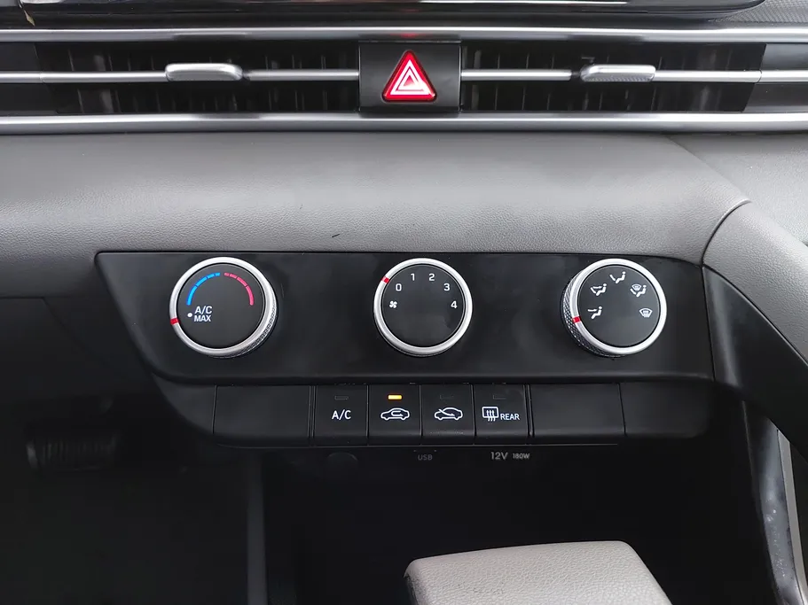 2023 Hyundai Elantra Smart 
