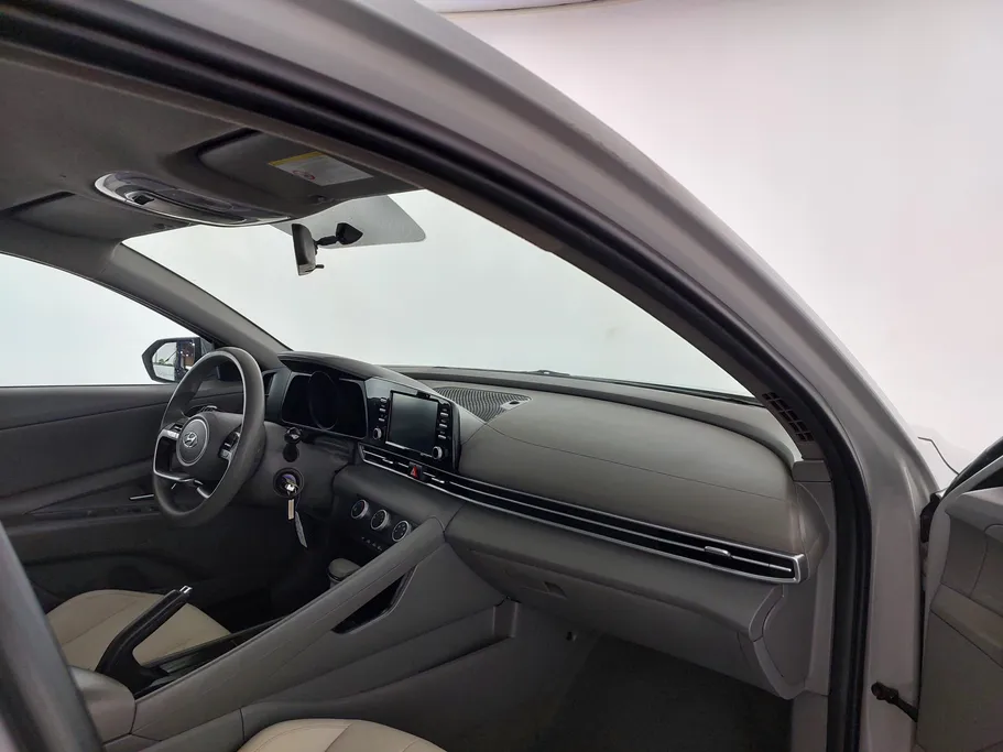 2023 Hyundai Elantra Smart 