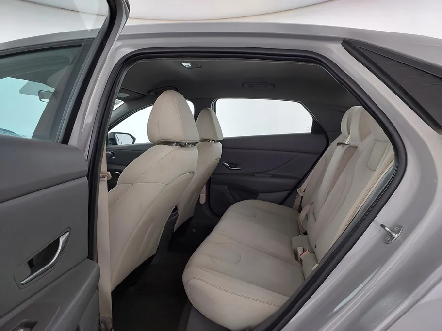 2023 Hyundai Elantra Smart 