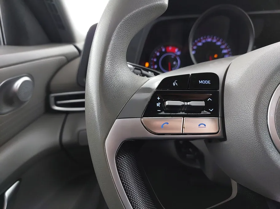 2023 Hyundai Elantra Smart 