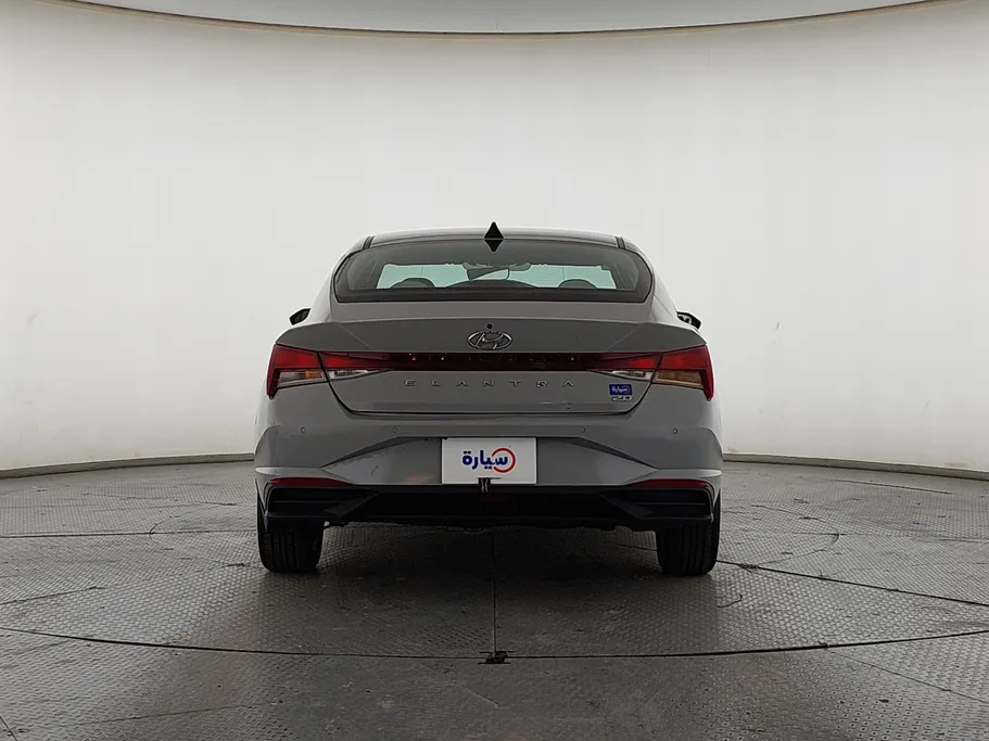 2023 Hyundai Elantra Smart 