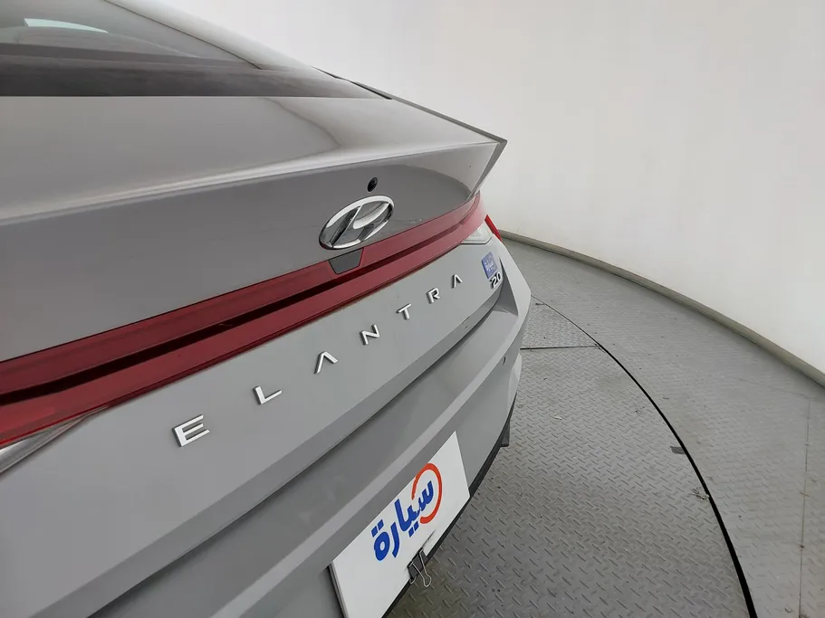 2023 Hyundai Elantra Smart 