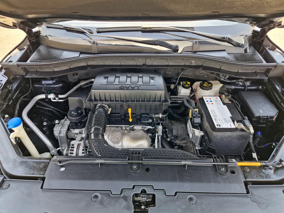 2024 MG ZS LUX 