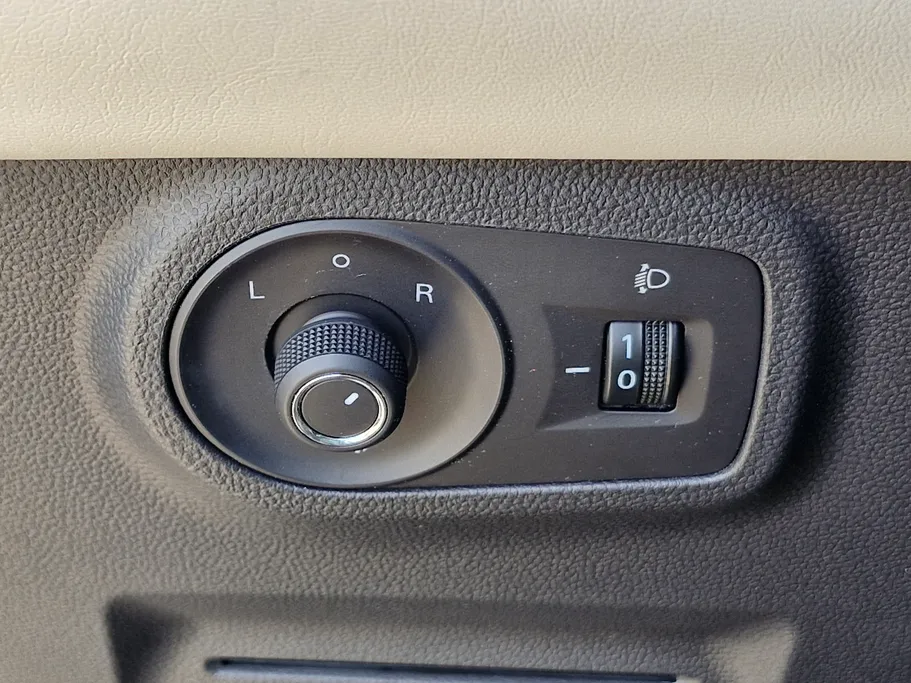 2024 MG ZS LUX 