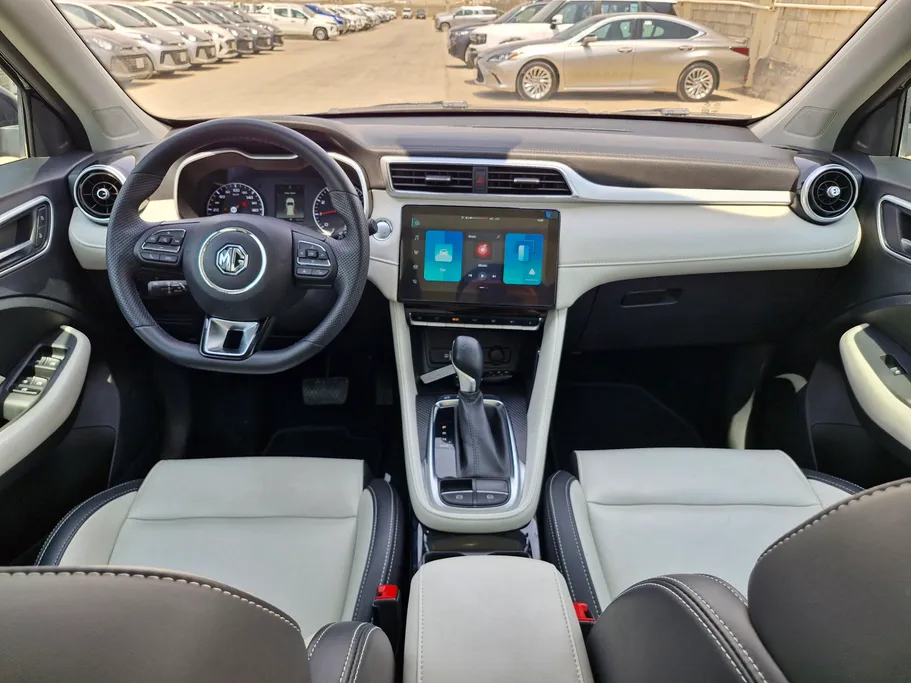 2024 MG ZS LUX 
