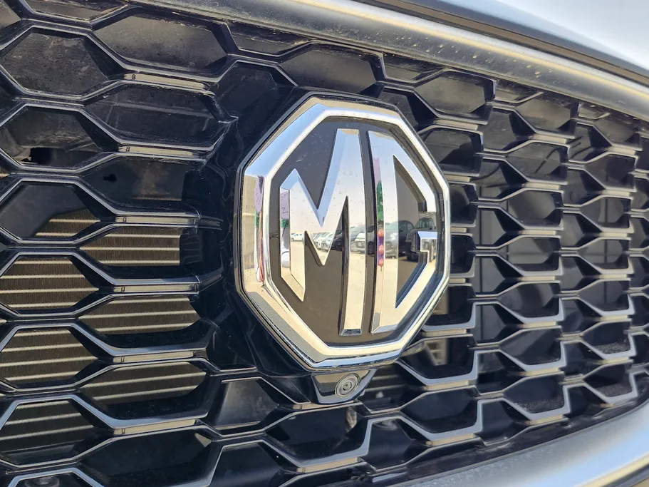 2024 MG ZS LUX 