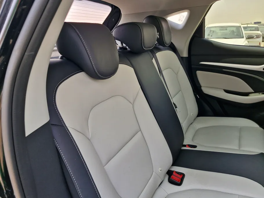 2024 MG ZS LUX 