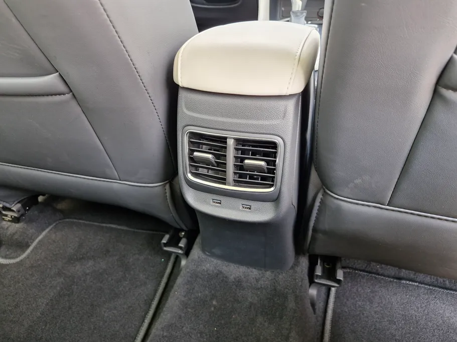 2024 MG ZS LUX 